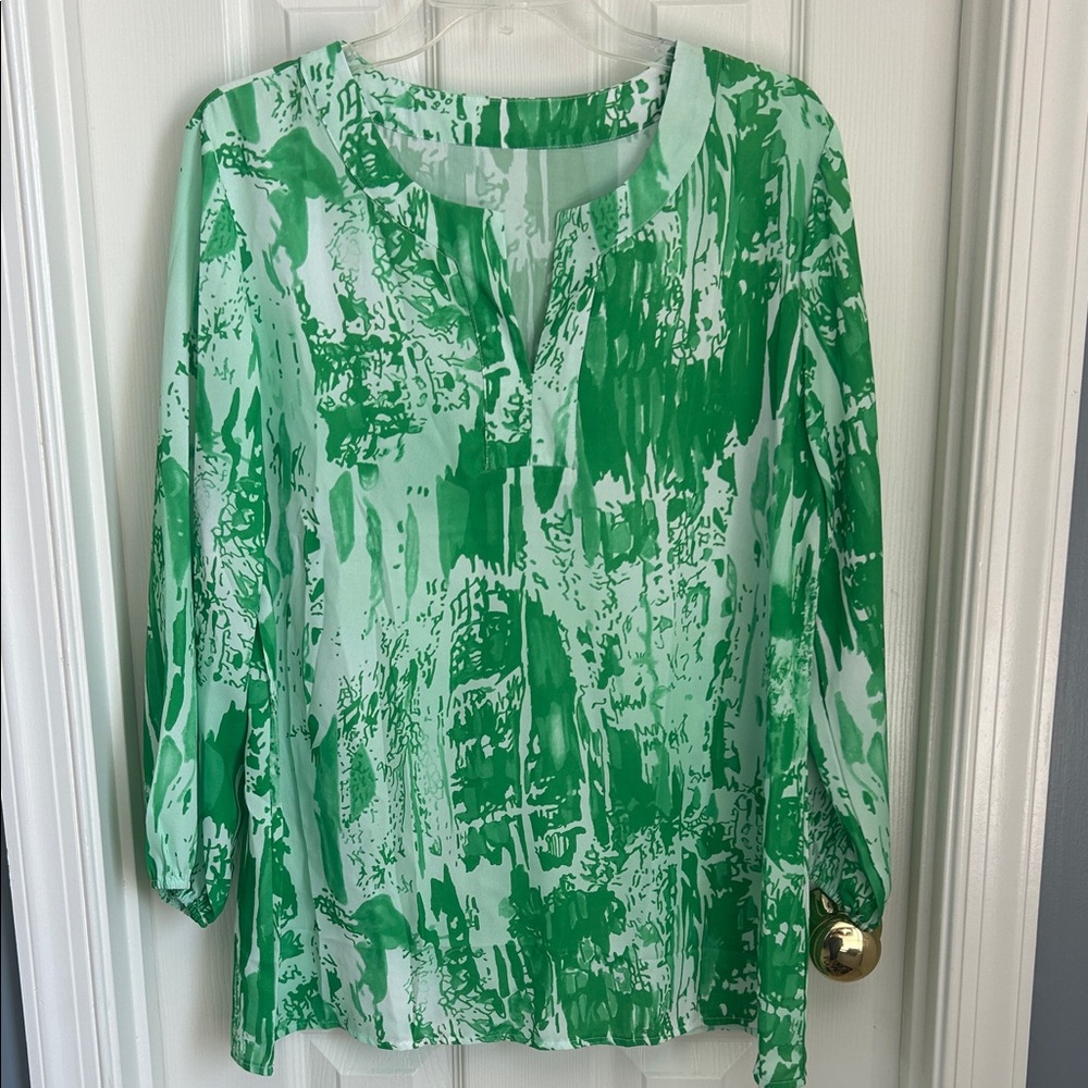 ⚜️ Green Abstract Print Women's Top